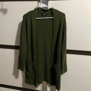 Throw Top Small Olive Green